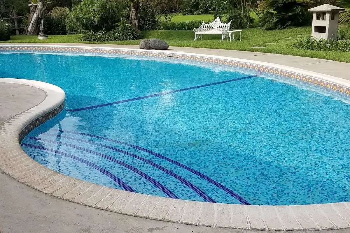 does-an-inground-pool-add-value-to-your-home-lovemypoolclub